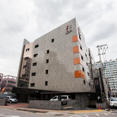 Suwon Reve Hotel Экстерьер фото