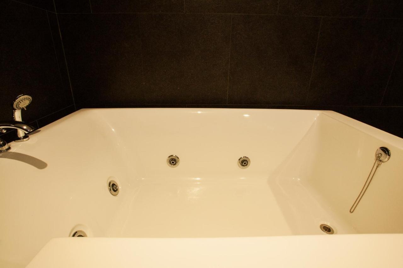 Suwon Reve Hotel Экстерьер фото