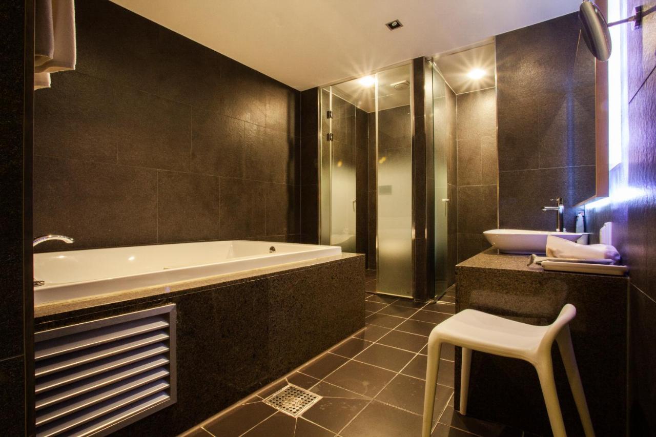 Suwon Reve Hotel Экстерьер фото
