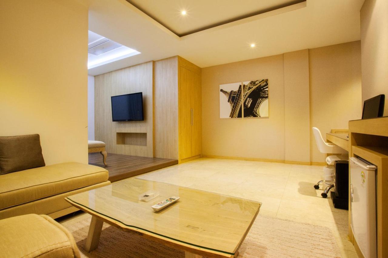 Suwon Reve Hotel Экстерьер фото