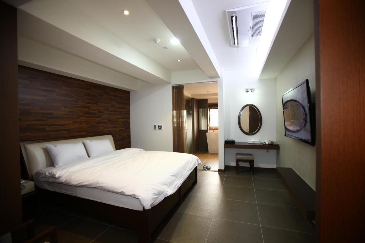 Suwon Reve Hotel Экстерьер фото