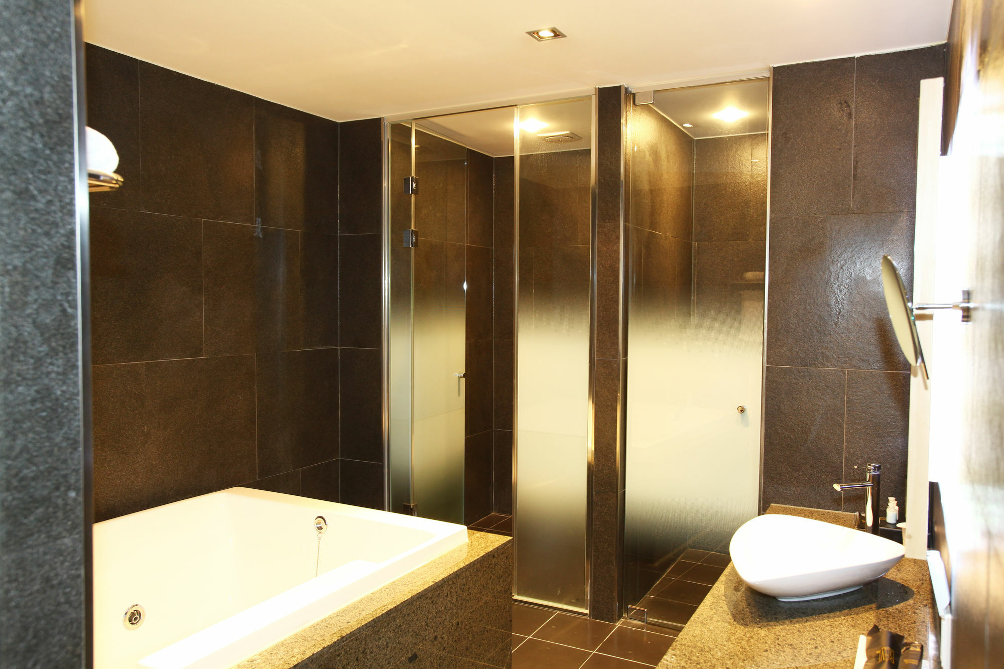 Suwon Reve Hotel Экстерьер фото